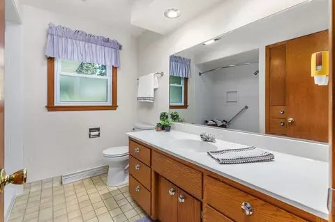 Bath - 1218 W Roberts Ave, Appleton, WI 54914 photo 1 of 3