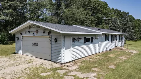 n4120 Oakland Drive, Waupaca, WI 54981