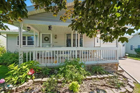 1354 Baytree Ln, Neenah, WI 54956