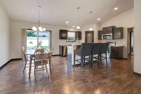 618 Harvest Trl, Appleton, WI 54913 photo 9