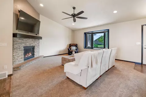 618 Harvest Trl, Appleton, WI 54913 photo 3