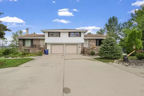 6218 Blueberry Rd, Allenton, WI 53002