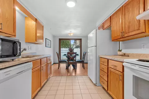 430 E 1st Ave #B, Appleton, WI 54911 photo 13
