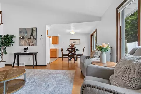 430 E 1st Ave #B, Appleton, WI 54911 photo 6