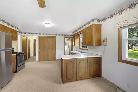 615 E Capitol Dr, Appleton, WI 54911 photo 9