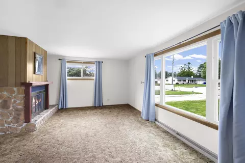 615 E Capitol Dr, Appleton, WI 54911 photo 4