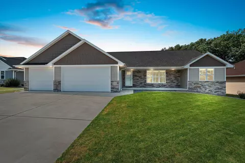 2909 Sussex Rd, Green Bay, WI 54311