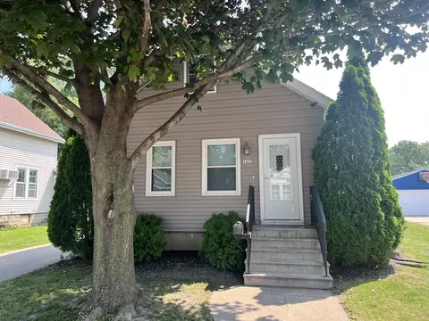 1422 Cedar St, Oshkosh, WI 54901