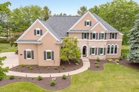 1111 Huntington Way, Suamico, WI 54173