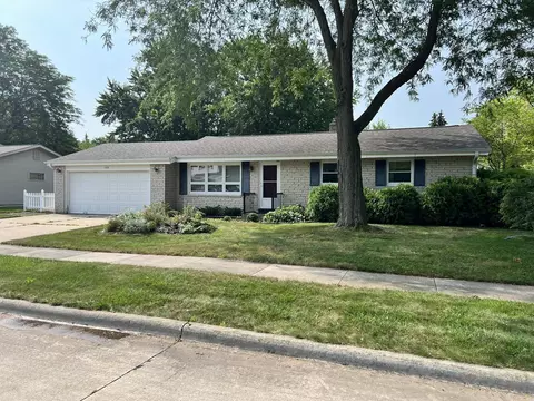 2485 Arcadia Ave, Oshkosh, WI 54904