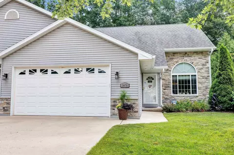 3676 Nordic Ct, Suamico, WI 54173