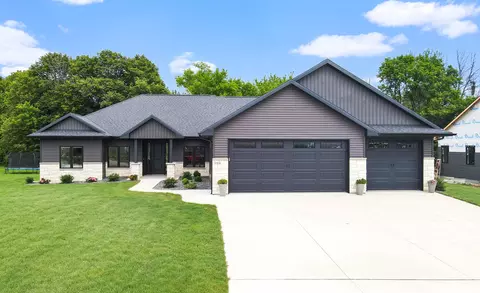 n984 Alexandra Way, Greenville, WI 54942