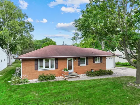 1523 Pilgrim St, Green Bay, WI 54304