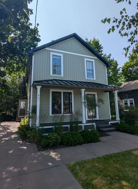 457 N 4th Ave, Sturgeon Bay, WI 54235