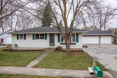 631 Idlewild St, Kaukauna, WI 54130