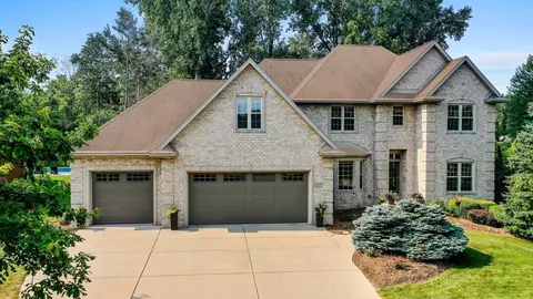 2528 Sage Dr, Green Bay, WI 54302