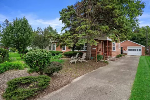 1617 Lorain Ct, Appleton, WI 54914 photo 2