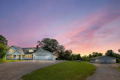 3821 Fairview Rd, Neenah, WI 54956