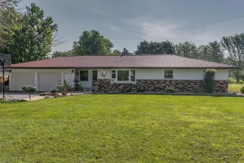 n1376 Ellen Lane, Greenville, WI 54942