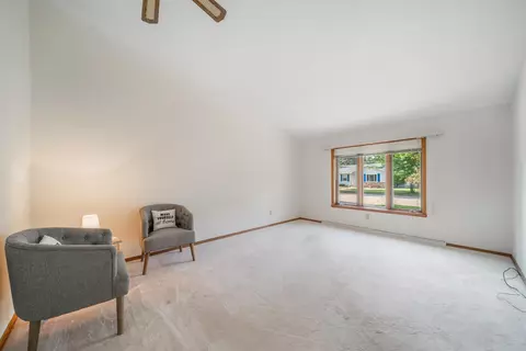 Living - 324 E James St, Appleton, WI 54915 photo 1 of 2