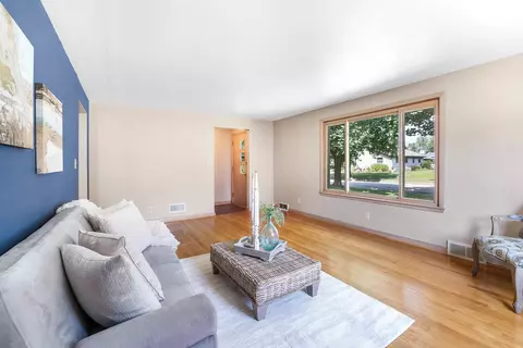 943 E Lindbergh St, Appleton, WI 54911 photo 3