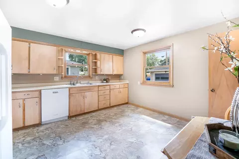 943 E Lindbergh St, Appleton, WI 54911 photo 6