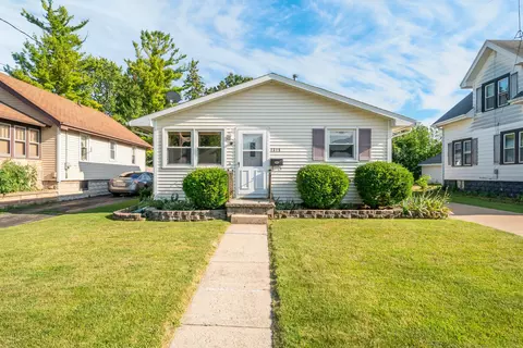 1315 Reed Ave, Oshkosh, WI 54901