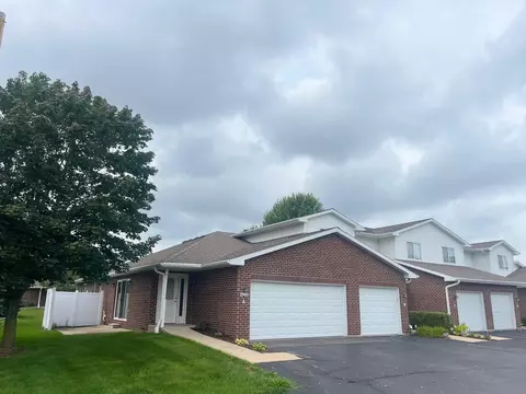 1903 Riverside Dr #A, Green Bay, WI 54313
