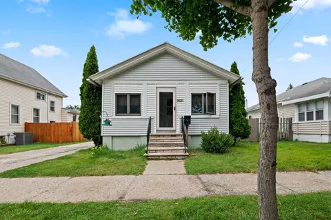 1563 Ellis St, Green Bay, WI 54302
