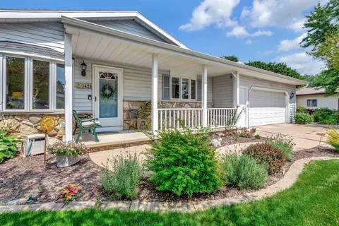 1424 W Edmund Dr, Appleton, WI 54914