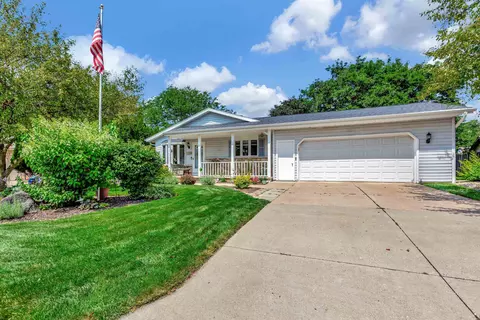 1424 W Edmund Dr, Appleton, WI 54914 photo 2