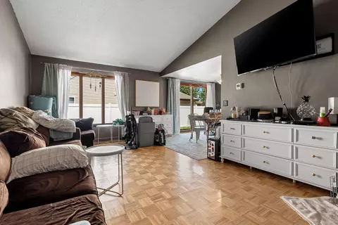430 E 1st Ave #C, Appleton, WI 54911 photo 2