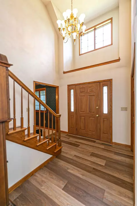 Entry Way - w2886 Oakridge Drive, Appleton, WI 54915 photo 2 of 7