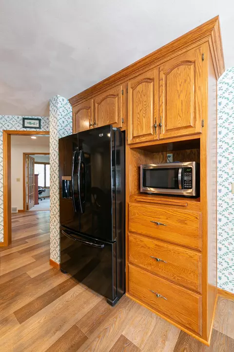 Kitchen - w2886 Oakridge Drive, Appleton, WI 54915 photo 6 of 7
