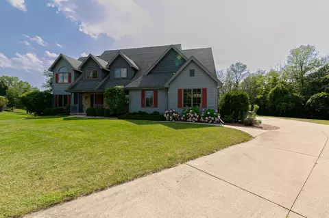 Exterior - w2886 Oakridge Drive, Appleton, WI 54915 photo 13 of 14