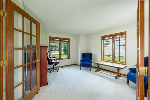 Entry Way - w2886 Oakridge Drive, Appleton, WI 54915 photo 1 of 7