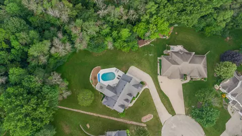 View/Area - w2886 Oakridge Drive, Appleton, WI 54915 photo 9 of 13