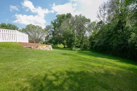 Exterior - w2886 Oakridge Drive, Appleton, WI 54915 photo 10 of 14