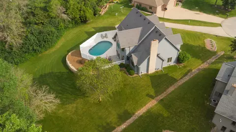 View/Area - w2886 Oakridge Drive, Appleton, WI 54915 photo 8 of 13