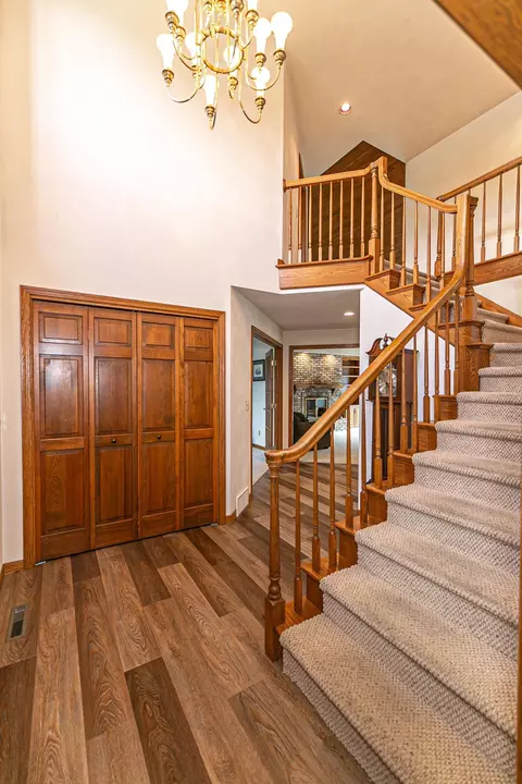 Entry Way - w2886 Oakridge Drive, Appleton, WI 54915 photo 5 of 7
