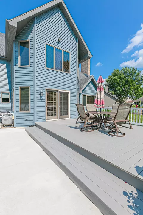 Exterior - w2886 Oakridge Drive, Appleton, WI 54915 photo 9 of 14