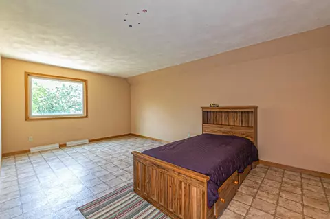 Bedroom - w2886 Oakridge Drive, Appleton, WI 54915 photo 4 of 4