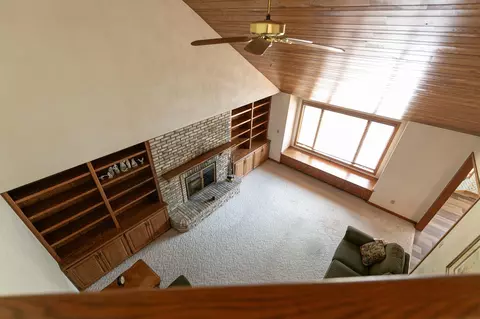 Living - w2886 Oakridge Drive, Appleton, WI 54915 photo 5 of 6