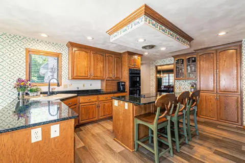 Kitchen - w2886 Oakridge Drive, Appleton, WI 54915 photo 4 of 7
