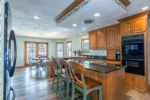 Kitchen - w2886 Oakridge Drive, Appleton, WI 54915 photo 3 of 7