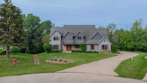 w2886 Oakridge Drive, Appleton, WI 54915
