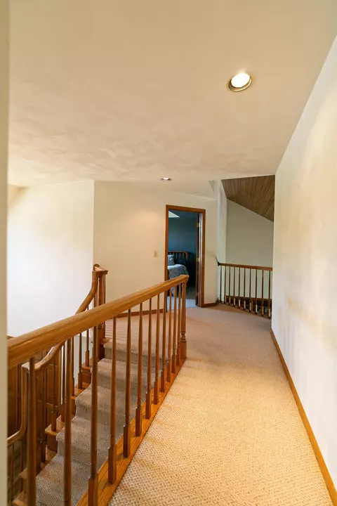 Entry Way - w2886 Oakridge Drive, Appleton, WI 54915 photo 7 of 7