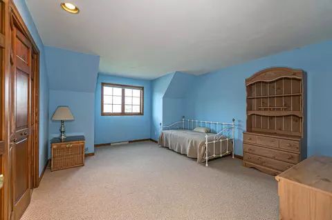 Bedroom - w2886 Oakridge Drive, Appleton, WI 54915 photo 3 of 4