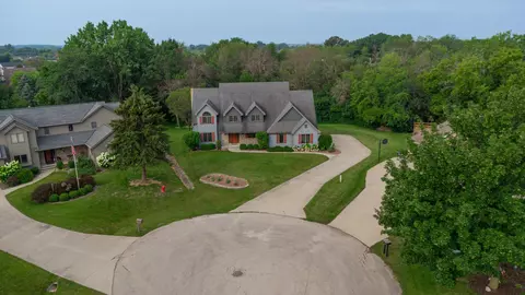 View/Area - w2886 Oakridge Drive, Appleton, WI 54915 photo 1 of 13