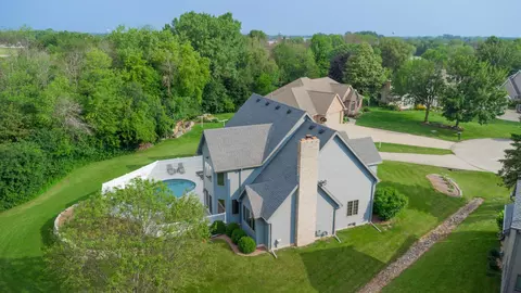 View/Area - w2886 Oakridge Drive, Appleton, WI 54915 photo 10 of 13